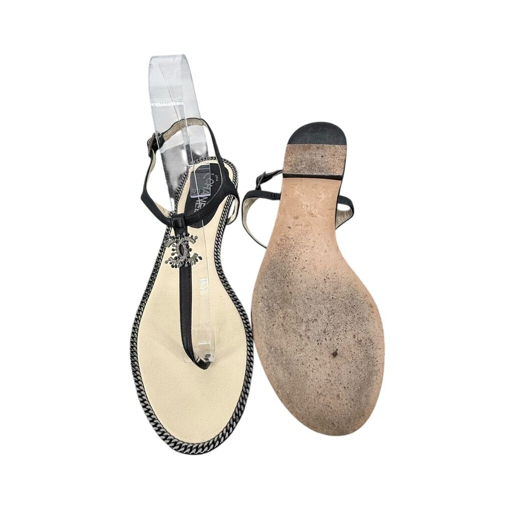 CC Logo Chain Thong Sandal