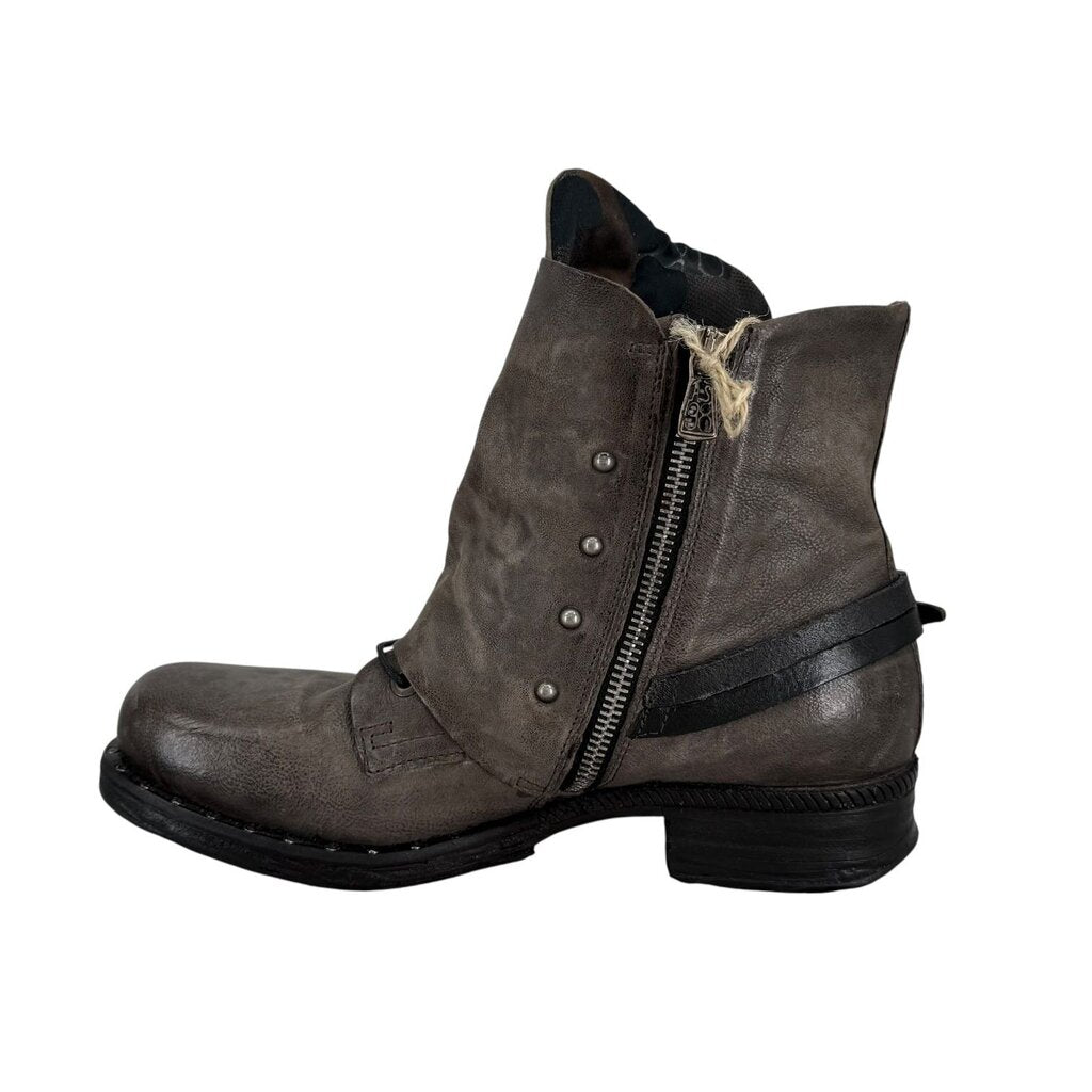 AS 98 Gray Scanlon Biker Boot (NWT) \ IB5