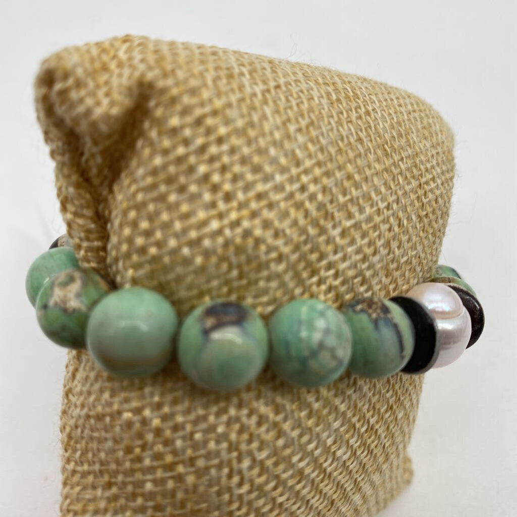 Light Green Banded Agate Bone & Pearl / JD4