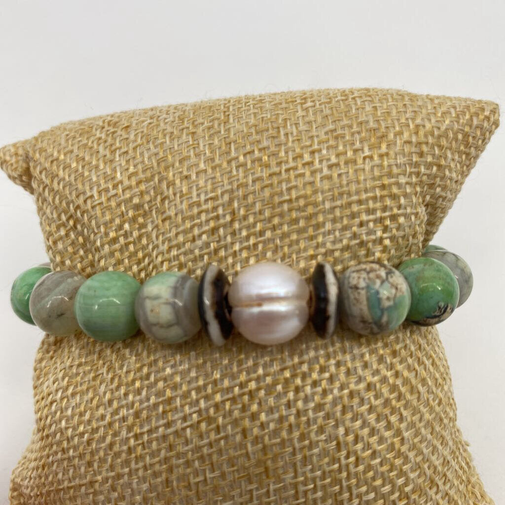 Light Green Banded Agate Bone & Pearl / JD4