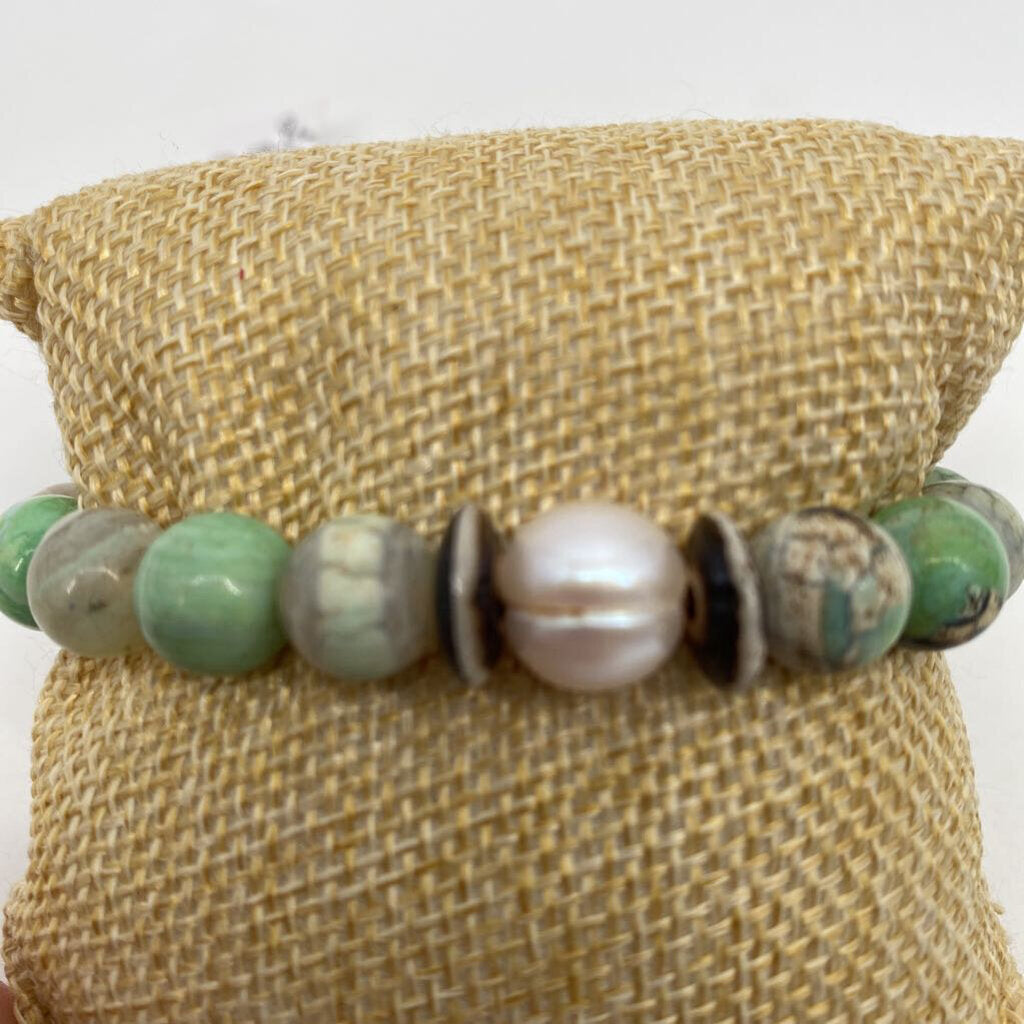 Light Green Banded Agate Bone & Pearl / JD4