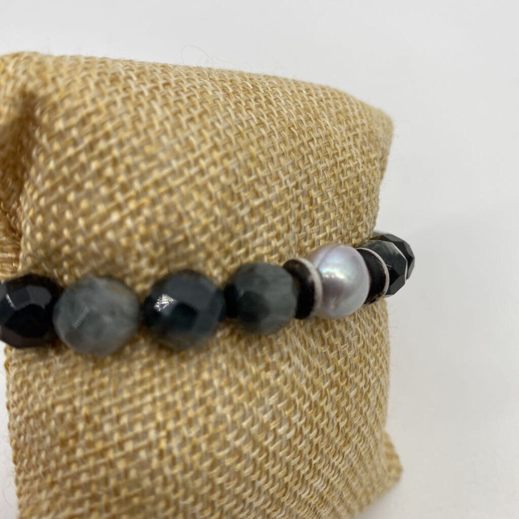 Earth Opal Bone Gray Pearl / JD4