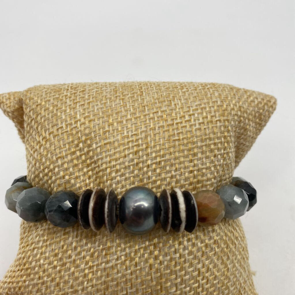 Earth Opal Bone & Peacock Pearl / JD4