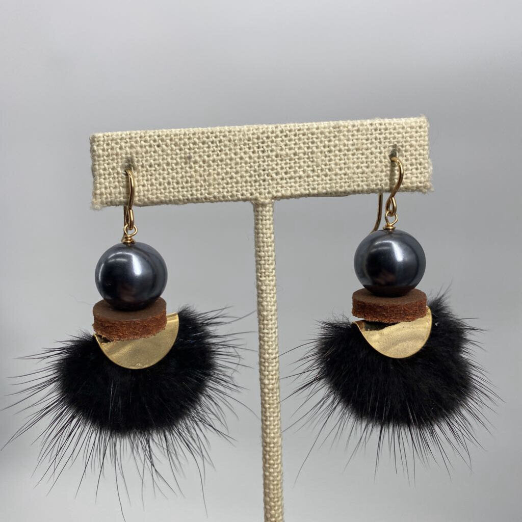 Black Mink with Black Shell Pearls / JD4