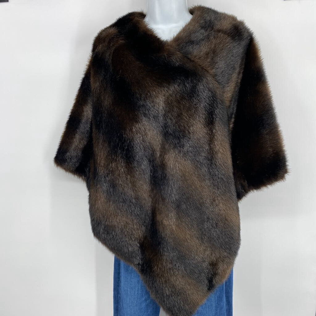 Faux Fur Bias Cut Poncho / KC4