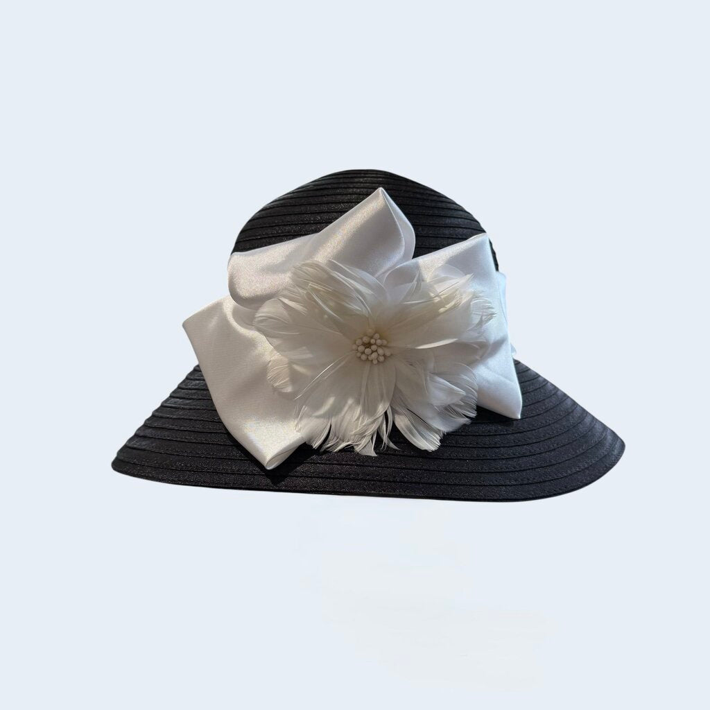 Basin w/ White Satin Ribbon and Flower / BD5