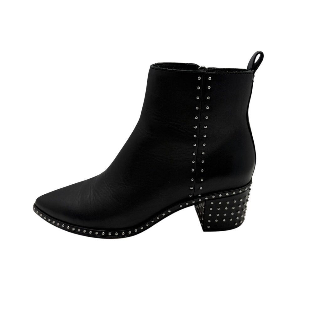 Studded Zip Almond Toe * as is / IA5