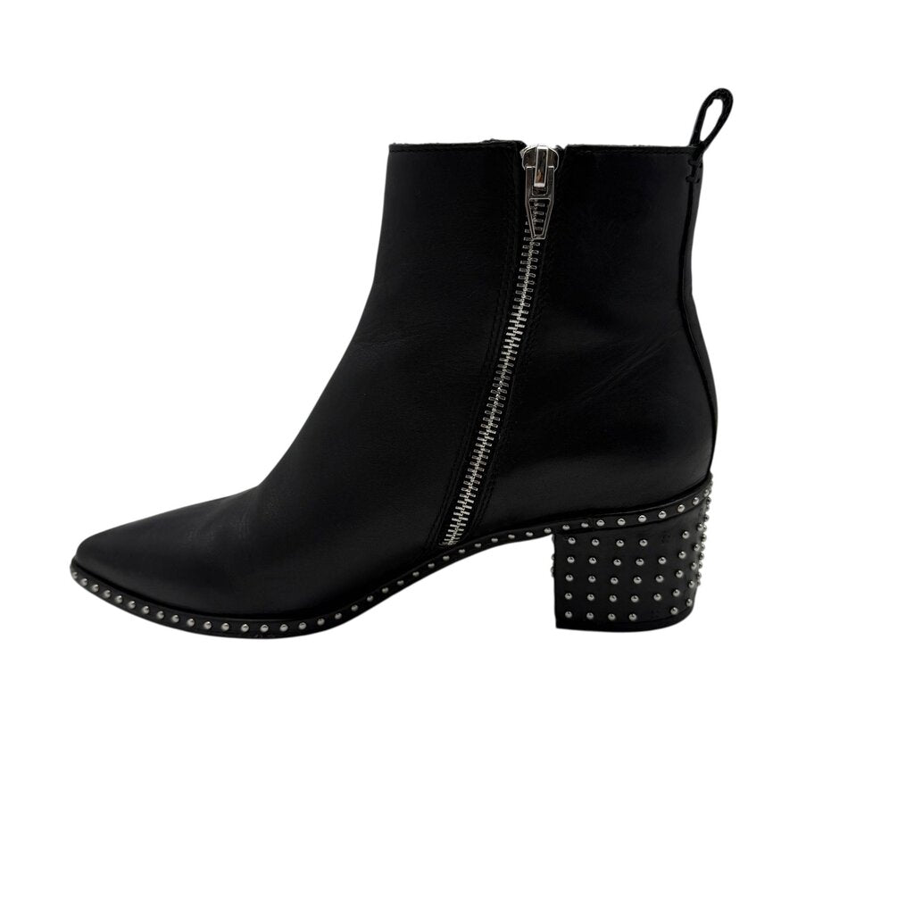 Studded Zip Almond Toe * as is / IA5