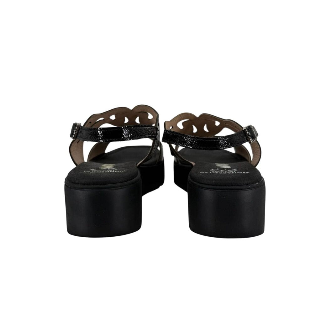 Floral Patent Leather Extralight Sandal