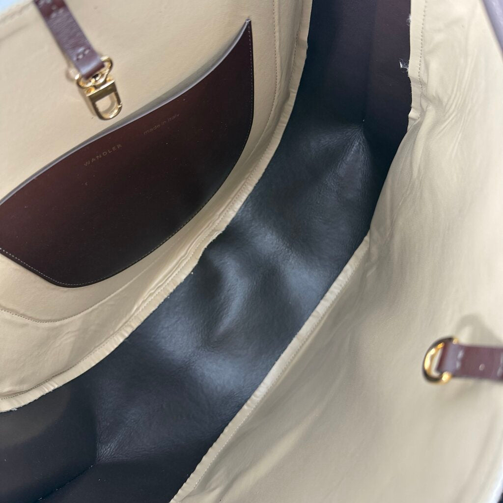 Hortensia Rounded Leather Handbag