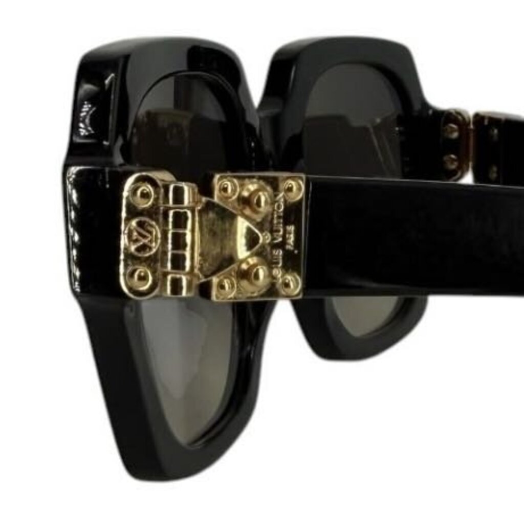 Oversized Cat-Eye Squoval Black Logo Louis Vuitton Western Fit Sunglasses