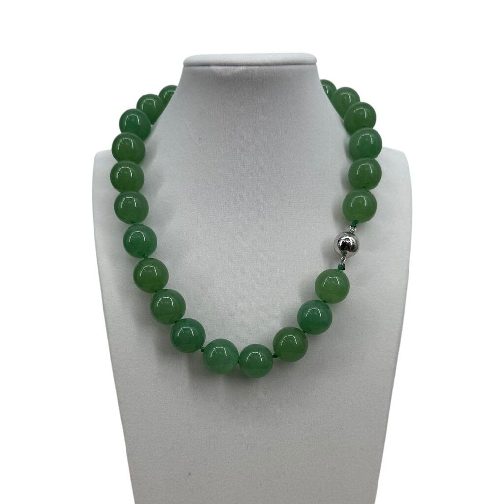 Nat'l Jade Beads Magnetic Closure Knot / IB4