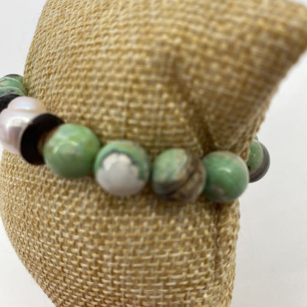 Light Green Banded Agate Bone & Pearl / JD4