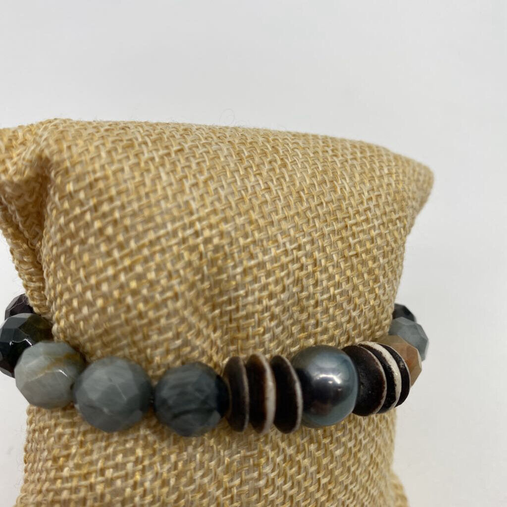 Earth Opal Bone & Peacock Pearl / JD4