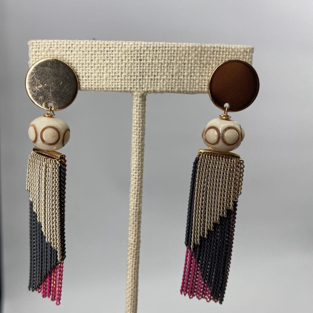 Painted Chain w Carved Bone / JD4