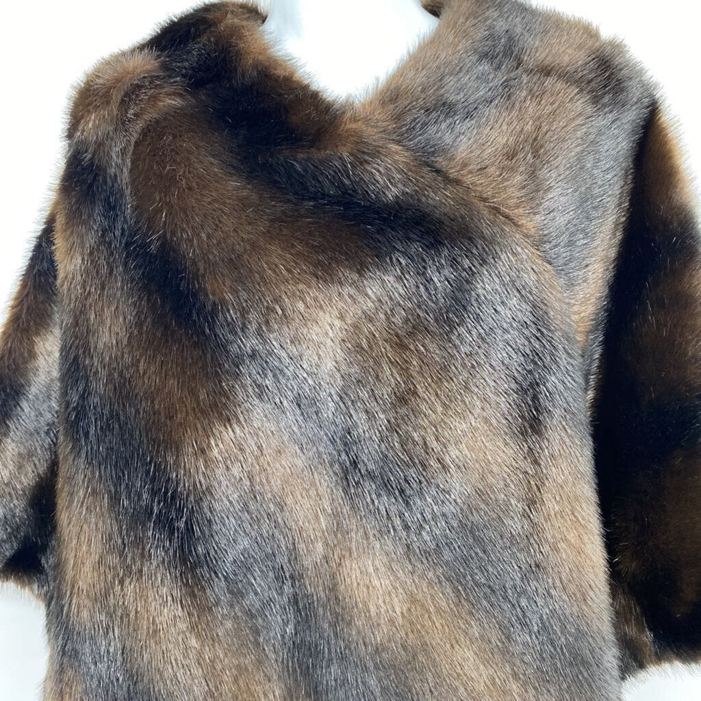 Faux Fur Bias Cut Poncho / KC4