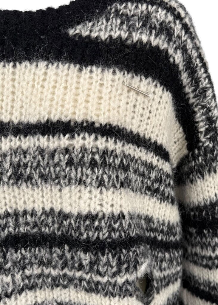 White Crochet with Black/KA5