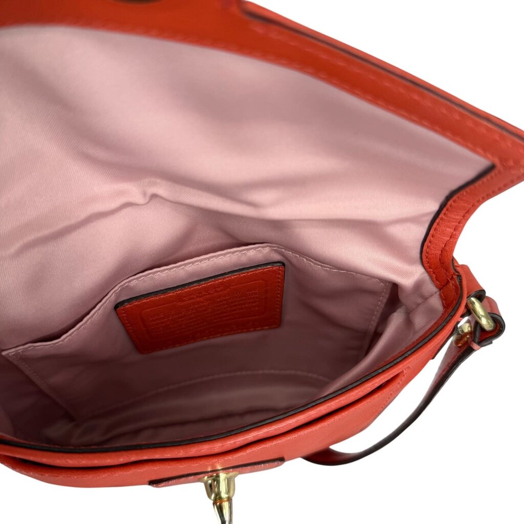 Peyton Cargo Leather Turnlock Crossbody / GD6