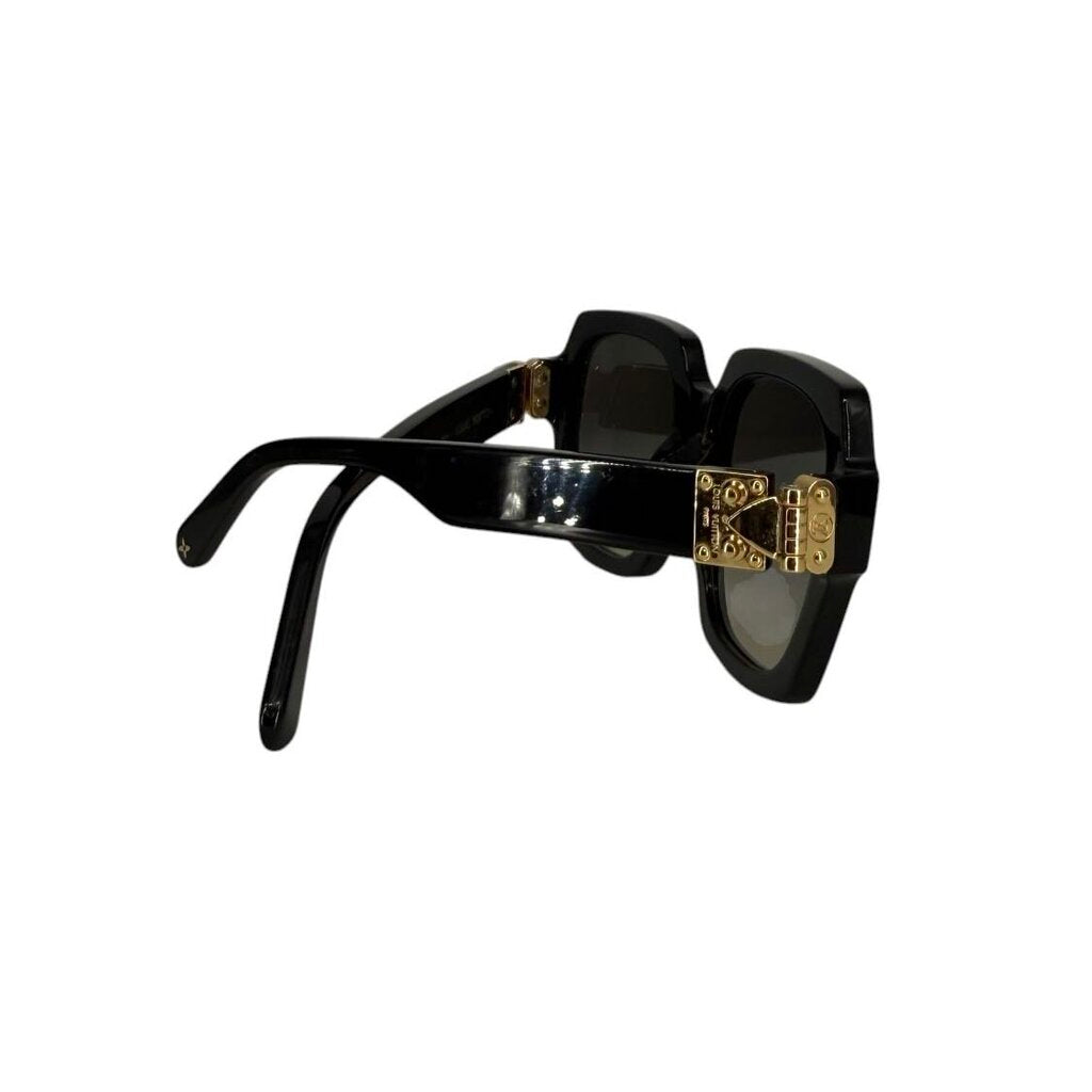 Oversized Cat-Eye Squoval Black Logo Louis Vuitton Western Fit Sunglasses